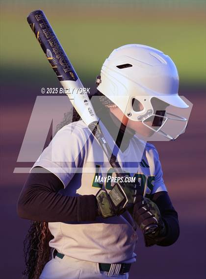 Thumbnail 2 in Slocum vs Longview photogallery.