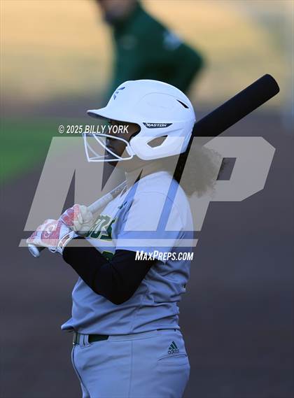 Thumbnail 3 in Slocum vs Longview photogallery.