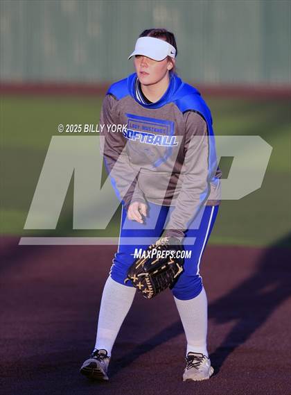 Thumbnail 2 in Slocum vs Longview photogallery.