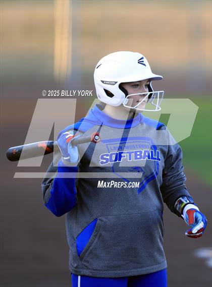 Thumbnail 2 in Slocum vs Longview photogallery.