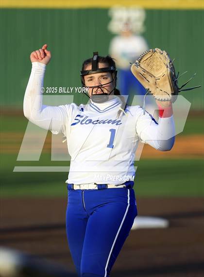 Thumbnail 3 in Slocum vs Longview photogallery.