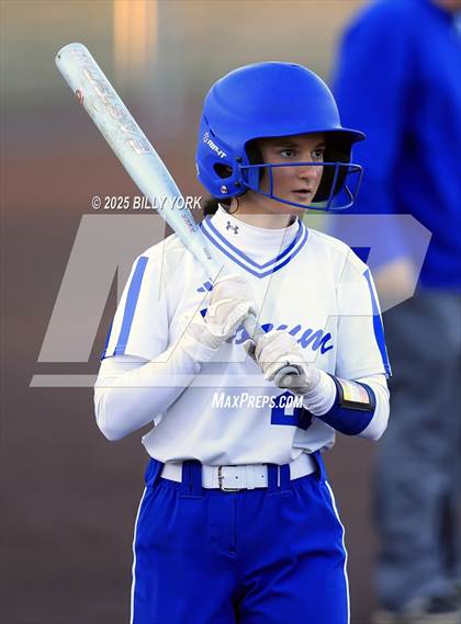Thumbnail 1 in Slocum vs Longview photogallery.