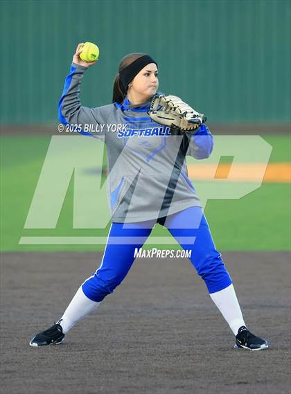 Thumbnail 1 in Slocum vs Longview photogallery.