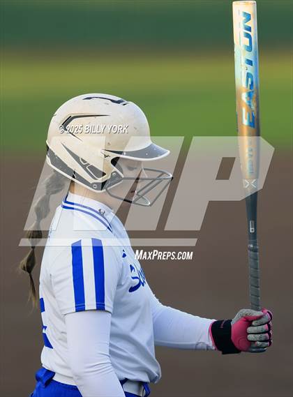 Thumbnail 1 in Slocum vs Longview photogallery.