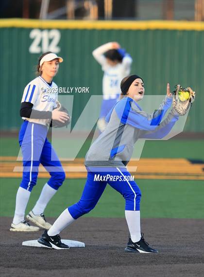 Thumbnail 2 in Slocum vs Longview photogallery.