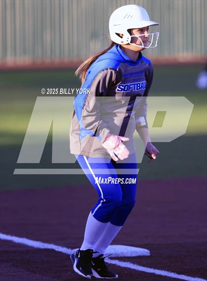 Thumbnail 1 in Slocum vs Longview photogallery.