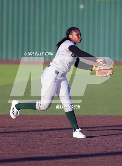 Thumbnail 1 in Slocum vs Longview photogallery.