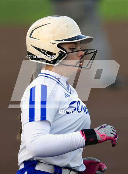 Thumbnail 3 in Slocum vs Longview photogallery.
