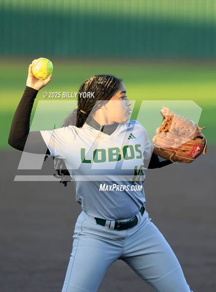 Thumbnail 2 in Slocum vs Longview photogallery.