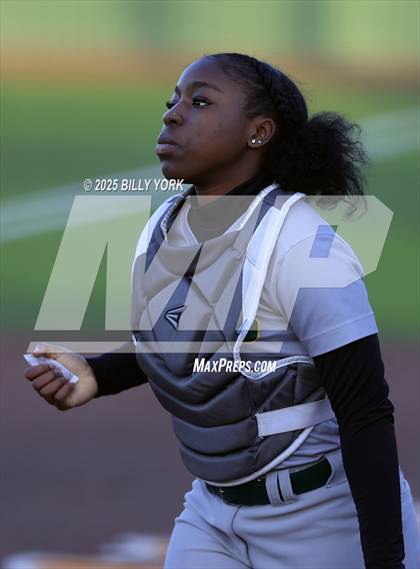 Thumbnail 2 in Slocum vs Longview photogallery.