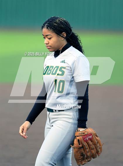 Thumbnail 3 in Slocum vs Longview photogallery.