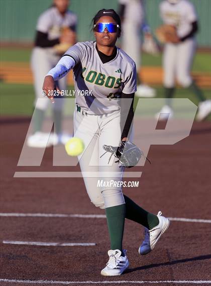 Thumbnail 3 in Slocum vs Longview photogallery.