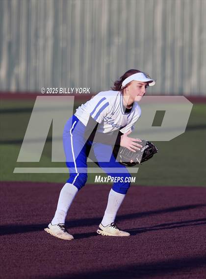 Thumbnail 1 in Slocum vs Longview photogallery.