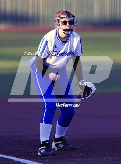 Thumbnail 3 in Slocum vs Longview photogallery.