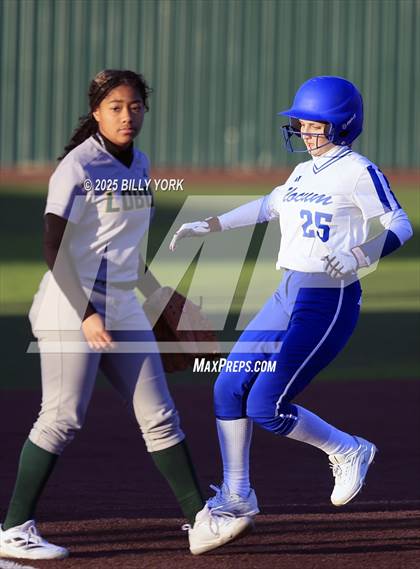 Thumbnail 2 in Slocum vs Longview photogallery.