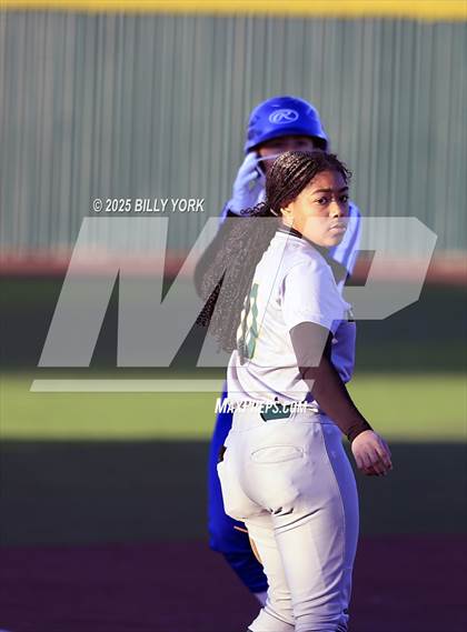 Thumbnail 3 in Slocum vs Longview photogallery.
