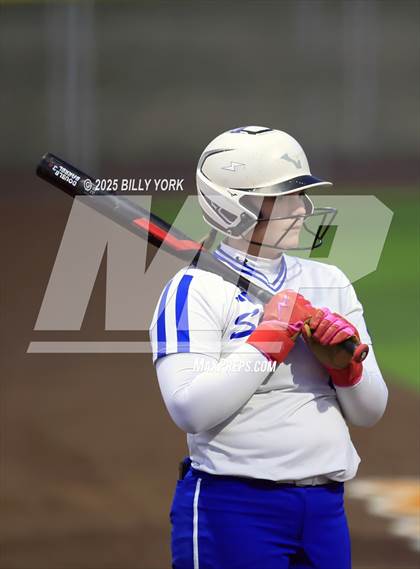 Thumbnail 1 in Slocum vs Longview photogallery.