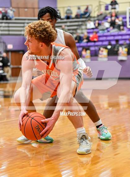 Thumbnail 1 in Mineola @ Jefferson (3A Region 2 Area Playoff) photogallery.