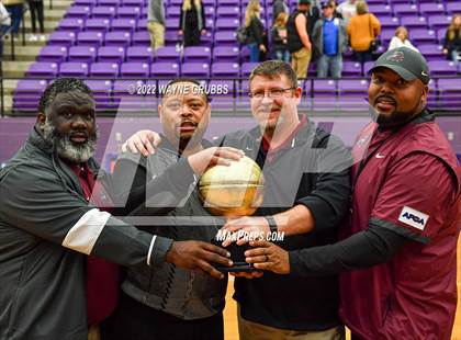 Thumbnail 1 in Mineola @ Jefferson (3A Region 2 Area Playoff) photogallery.