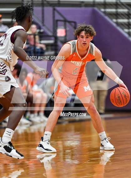 Thumbnail 1 in Mineola @ Jefferson (3A Region 2 Area Playoff) photogallery.