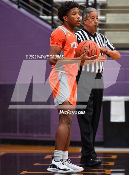 Thumbnail 3 in Mineola @ Jefferson (3A Region 2 Area Playoff) photogallery.