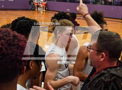 Thumbnail 2 in Mineola @ Jefferson (3A Region 2 Area Playoff) photogallery.