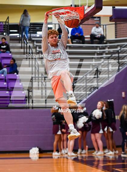 Thumbnail 2 in Mineola @ Jefferson (3A Region 2 Area Playoff) photogallery.