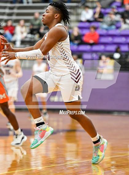 Thumbnail 1 in Mineola @ Jefferson (3A Region 2 Area Playoff) photogallery.