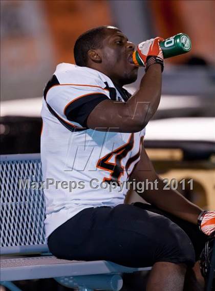 Thumbnail 1 in Wylie vs. Burkburnett (3A Division 1 Region 1 Bi-District) photogallery.