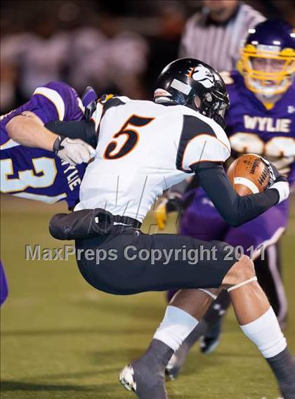 Thumbnail 3 in Wylie vs. Burkburnett (3A Division 1 Region 1 Bi-District) photogallery.