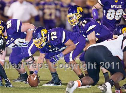 Thumbnail 1 in Wylie vs. Burkburnett (3A Division 1 Region 1 Bi-District) photogallery.