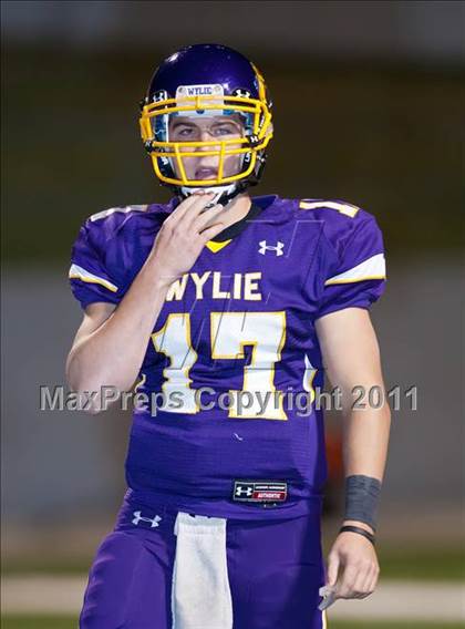 Thumbnail 1 in Wylie vs. Burkburnett (3A Division 1 Region 1 Bi-District) photogallery.