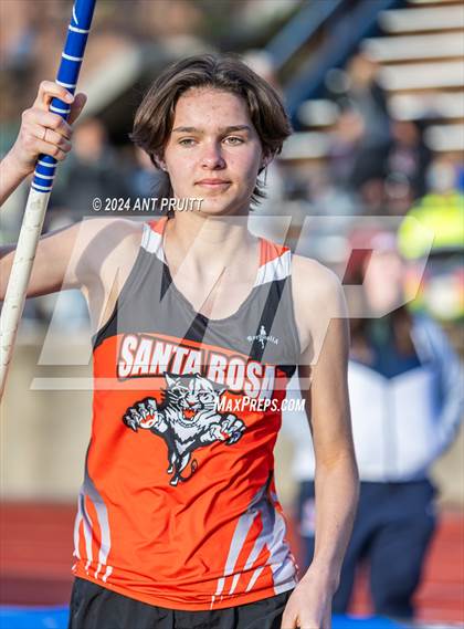 Thumbnail 3 in Santa Rosa Twilight Invitational photogallery.