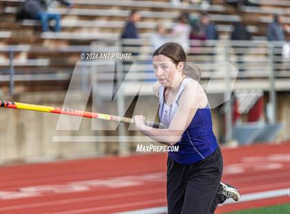 Thumbnail 2 in Santa Rosa Twilight Invitational photogallery.