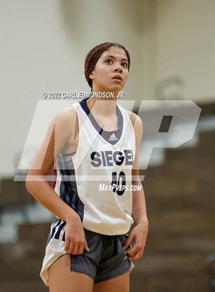 Thumbnail 3 in Siegel vs. Harding Academy photogallery.