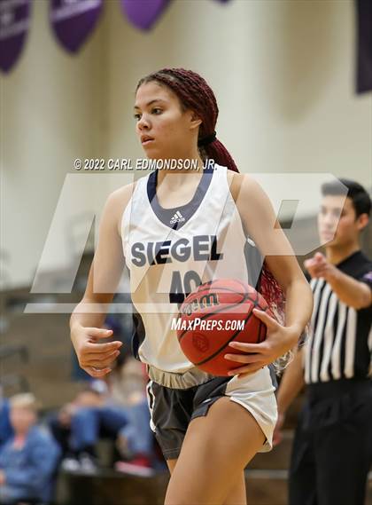 Thumbnail 2 in Siegel vs. Harding Academy photogallery.
