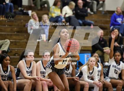 Thumbnail 1 in Siegel vs. Harding Academy photogallery.
