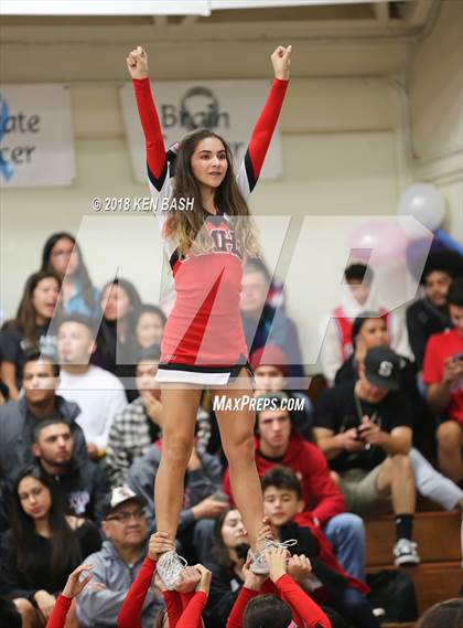 Thumbnail 1 in Rio Mesa @ Camarillo photogallery.