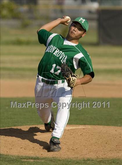 Thumbnail 2 in SGV vs SFV Underclassman All-Star Game photogallery.