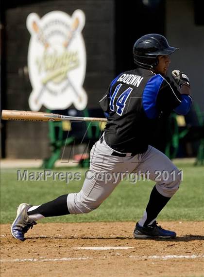 Thumbnail 2 in SGV vs SFV Underclassman All-Star Game photogallery.