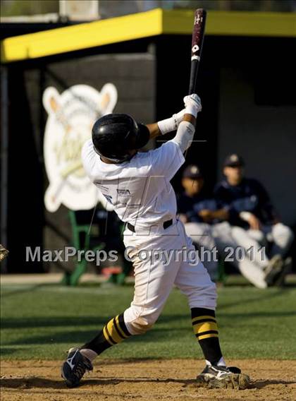 Thumbnail 2 in SGV vs SFV Underclassman All-Star Game photogallery.