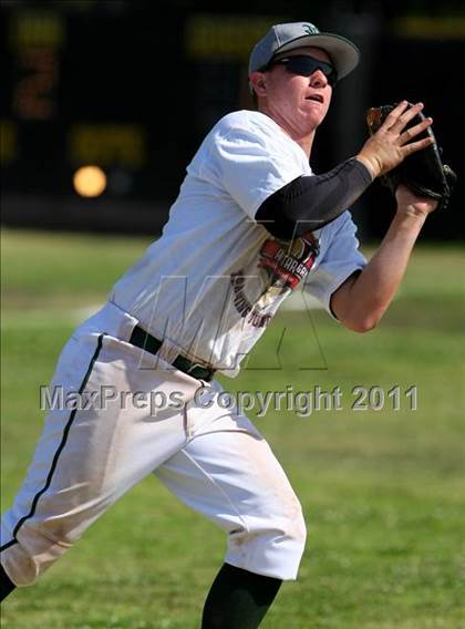 Thumbnail 2 in SGV vs SFV Underclassman All-Star Game photogallery.