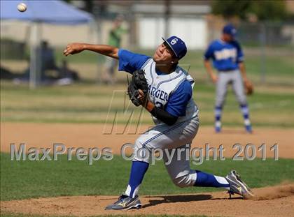 Thumbnail 2 in SGV vs SFV Underclassman All-Star Game photogallery.
