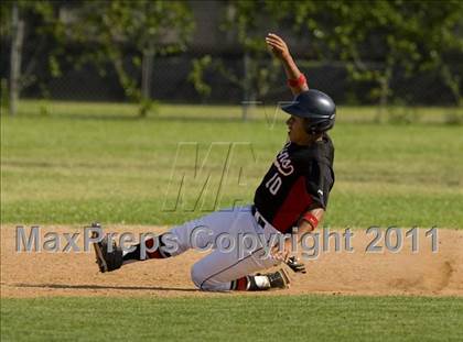 Thumbnail 3 in SGV vs SFV Underclassman All-Star Game photogallery.