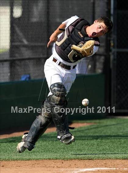 Thumbnail 2 in SGV vs SFV Underclassman All-Star Game photogallery.