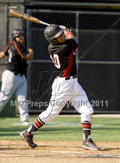 Thumbnail 2 in SGV vs SFV Underclassman All-Star Game photogallery.