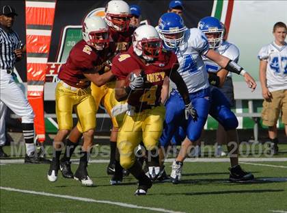 Thumbnail 2 in Covington Catholic vs. Cardinal Mooney (Kirk Herbstreit Varsity Football Series) photogallery.