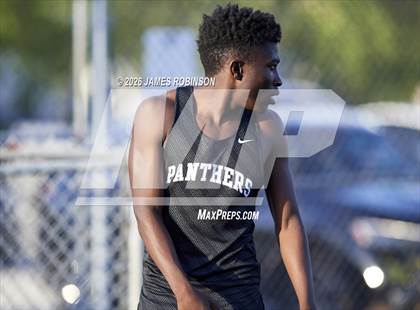 Thumbnail 3 in Stanton Invitational (400m) photogallery.