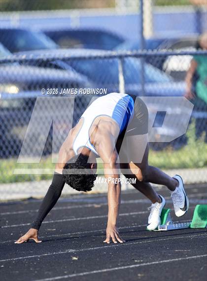 Thumbnail 3 in Stanton Invitational (400m) photogallery.