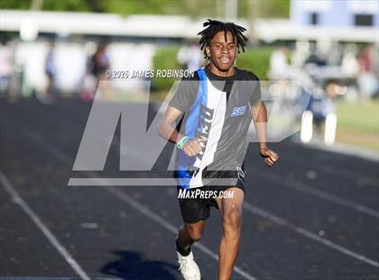 Thumbnail 2 in Stanton Invitational (400m) photogallery.